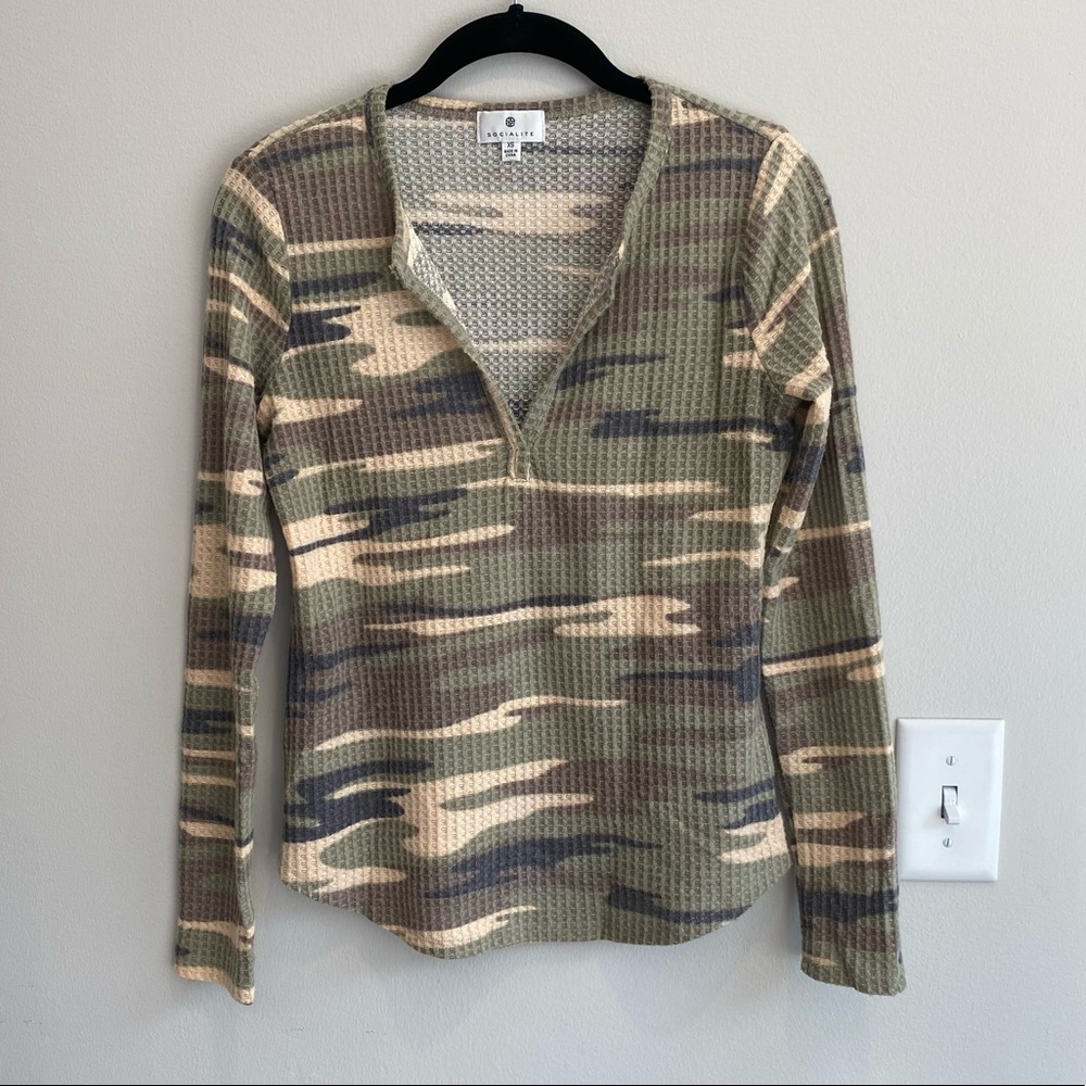 Socialite Camo V-Neck Waffle Knit Long Sleeve - XS